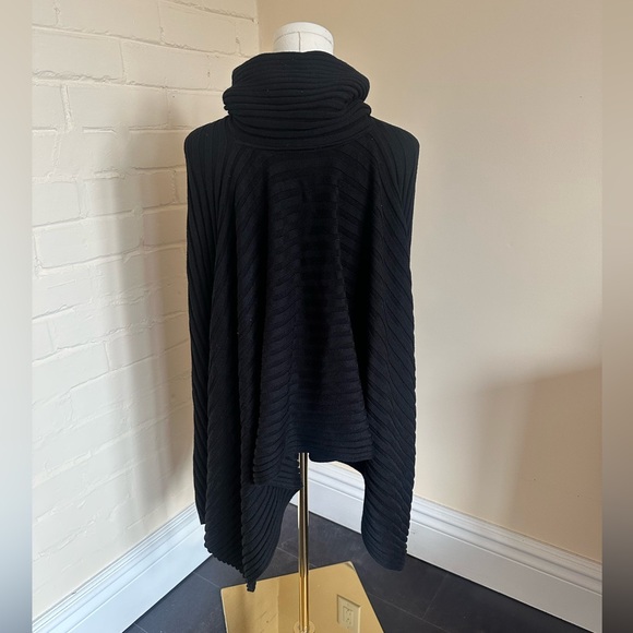 COS Black Ribbed poncho - Picture 3 of 6